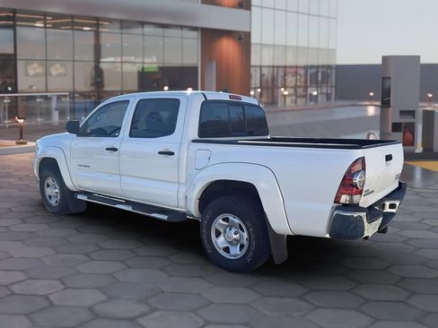 Used 2015 Toyota Tacoma PreRunner w/ SR5 Package image 5