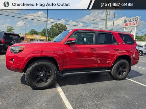 Used 2018 Toyota 4Runner SR5 Premium AWD/4WD image 2