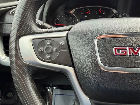 Used 2022 GMC Terrain SLE w/ Driver Convenience Package AWD/4WD image 5