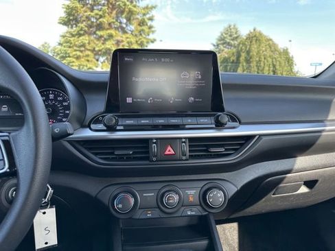 Used 2022 Kia Forte LXS FWD image 19