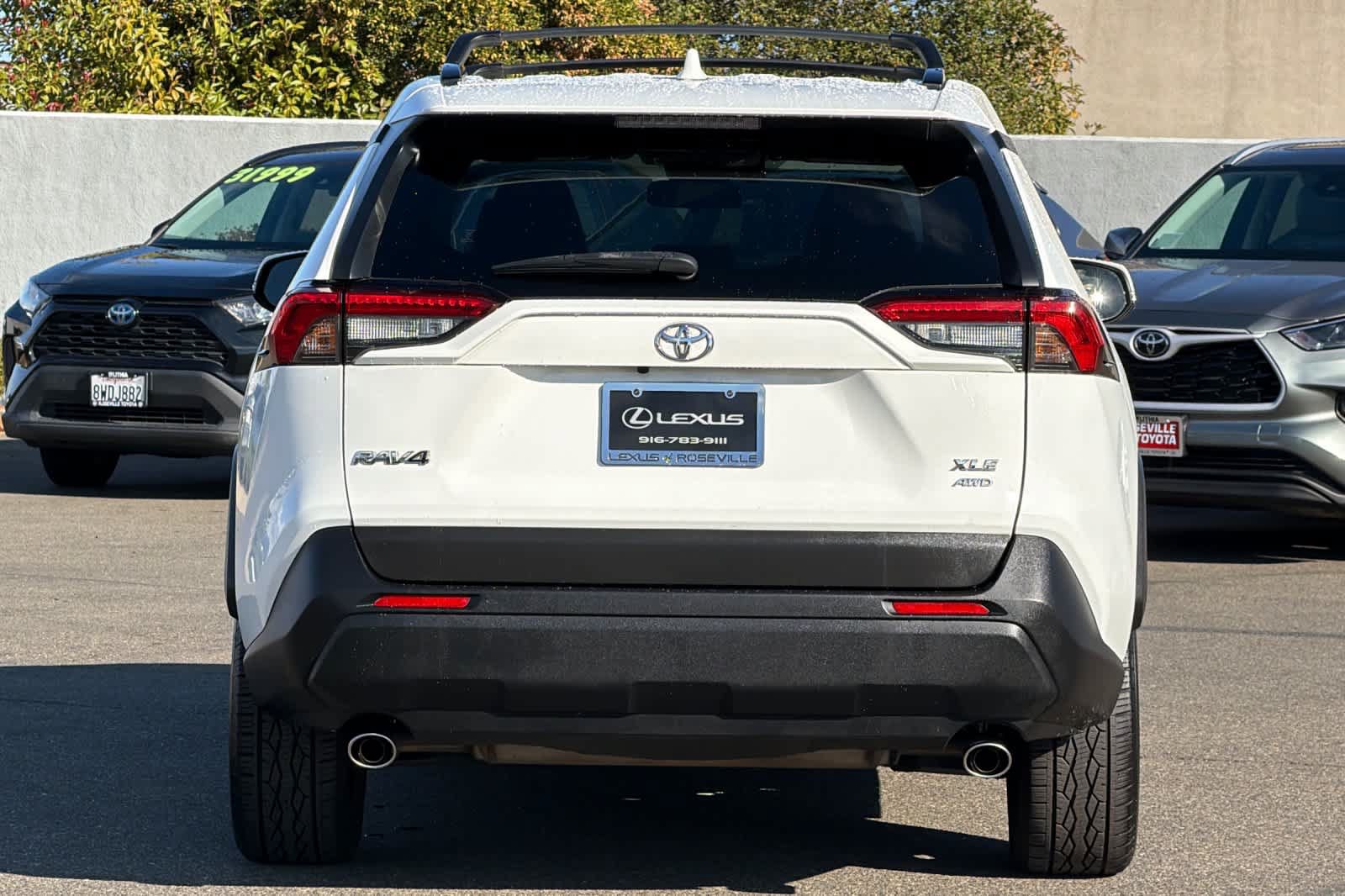 Used 2019 Toyota RAV4 XLE Premium w/ Cold Weather Package AWD/4WD image 8