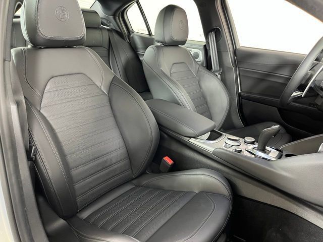 Used 2026 Alfa Romeo Giulia AWD w/ Driving Assist Package image 45