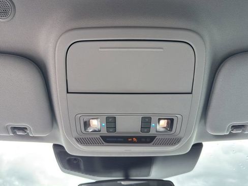 Used 2021 Ford Explorer XLT image 24