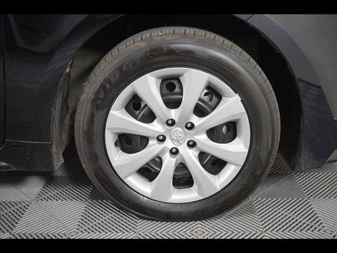 Used 2024 Toyota Corolla LE image 31