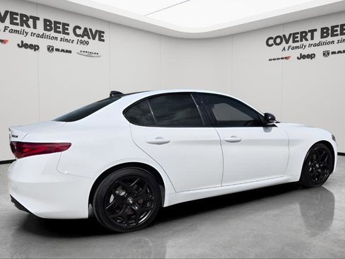 Used 2021 Alfa Romeo Giulia Sprint w/ Nero Edizione image 10