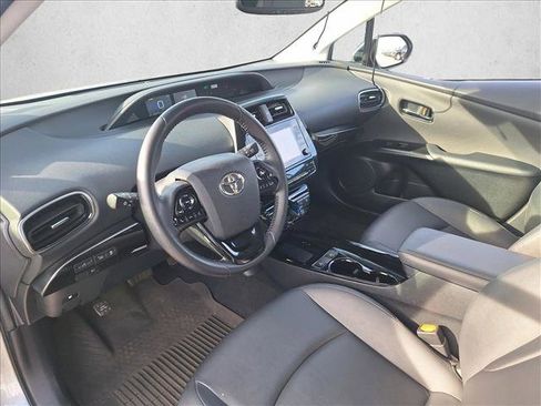 Certified 2022 Toyota Prius XLE image 9