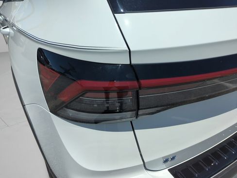 New 2026 Volkswagen Taos SE FWD image 44