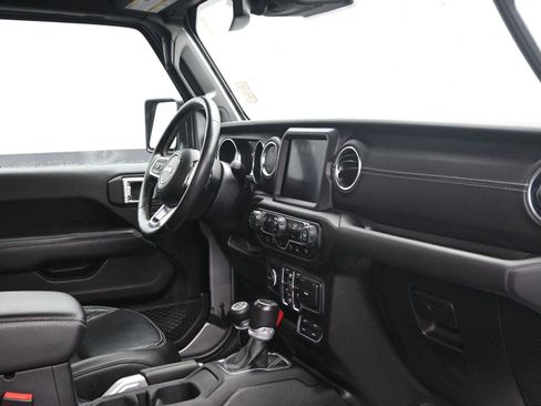 Used 2020 Jeep Gladiator Overland image 10