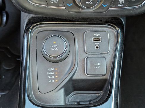 Used 2021 Jeep Compass Latitude w/ Sun and Sound Group image 25