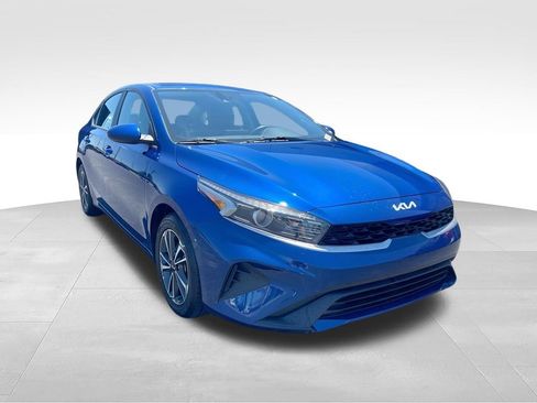 Used 2024 Kia Forte LXS FWD image 2