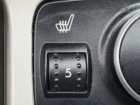 Used 2016 Ford C-MAX SEL w/ Equipment Group 302A image 12