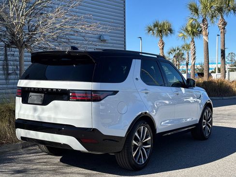 New 2025 Land Rover Discovery Dynamic SE image 5