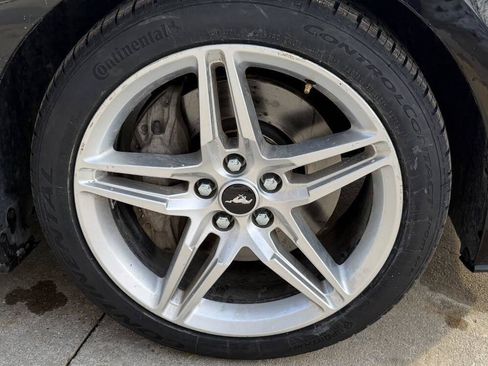 Used 2017 Ford Mustang GT image 28