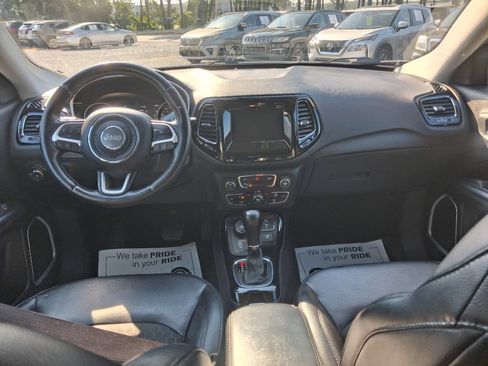 Used 2019 Jeep Compass Latitude AWD/4WD image 3
