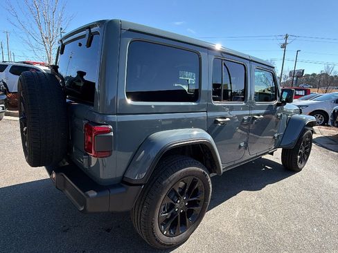 Used 2025 Jeep Wrangler Sahara w/ Safety Group image 8