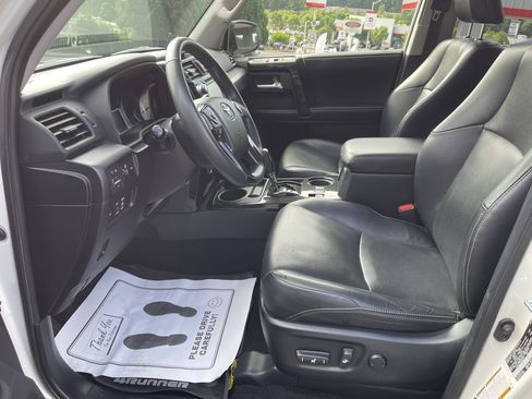 Used 2019 Toyota 4Runner Limited AWD/4WD image 10