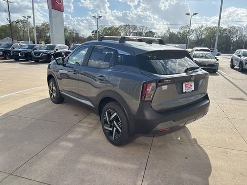 New 2026 Nissan Kicks SV w/ Cold Weather Package FWD image 5