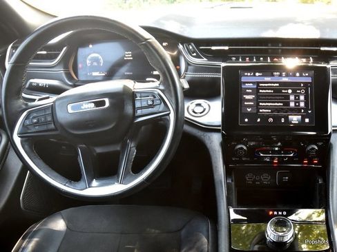 Used 2022 Jeep Grand Cherokee L Laredo image 13