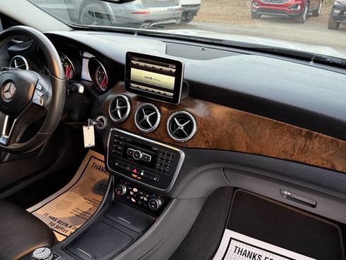 Used 2015 Mercedes-Benz GLA 250 GLA 250 4dr SUV image 17
