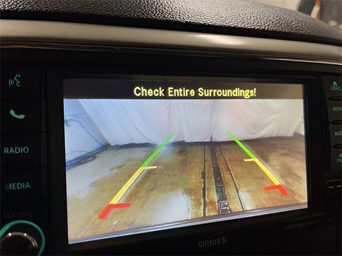 Used 2011 Jeep Grand Cherokee Laredo image 14