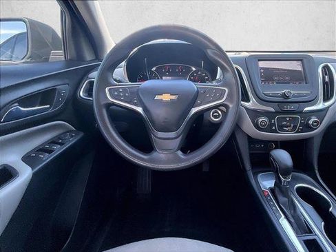Certified 2022 Chevrolet Equinox LS w/ LS Convenience Package FWD image 7
