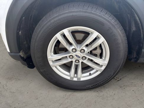 Used 2022 Ford Explorer XLT AWD/4WD image 14