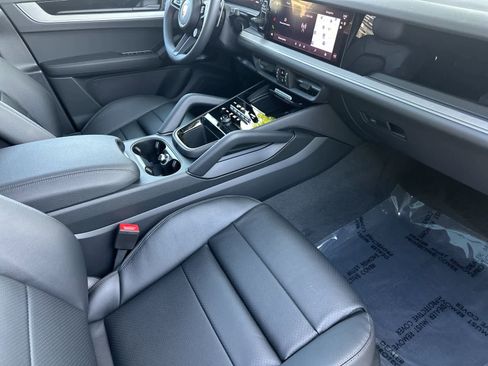 New 2026 Porsche Cayenne AWD/4WD image 17