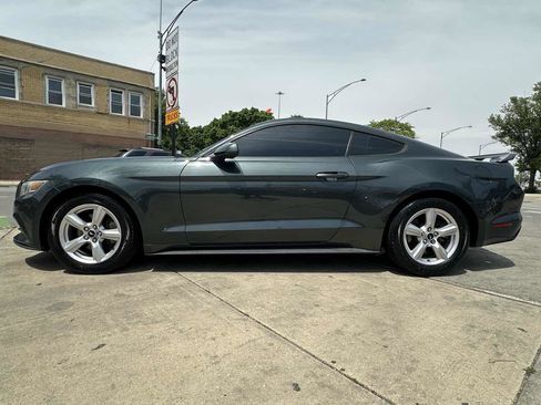Used 2016 Ford Mustang Coupe RWD image 8