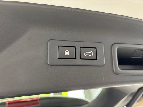 Used 2025 Subaru Forester Premium AWD/4WD image 42