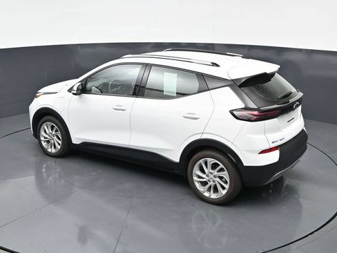 Used 2023 Chevrolet Bolt EUV LT w/ Driver Confidence Package FWD image 32