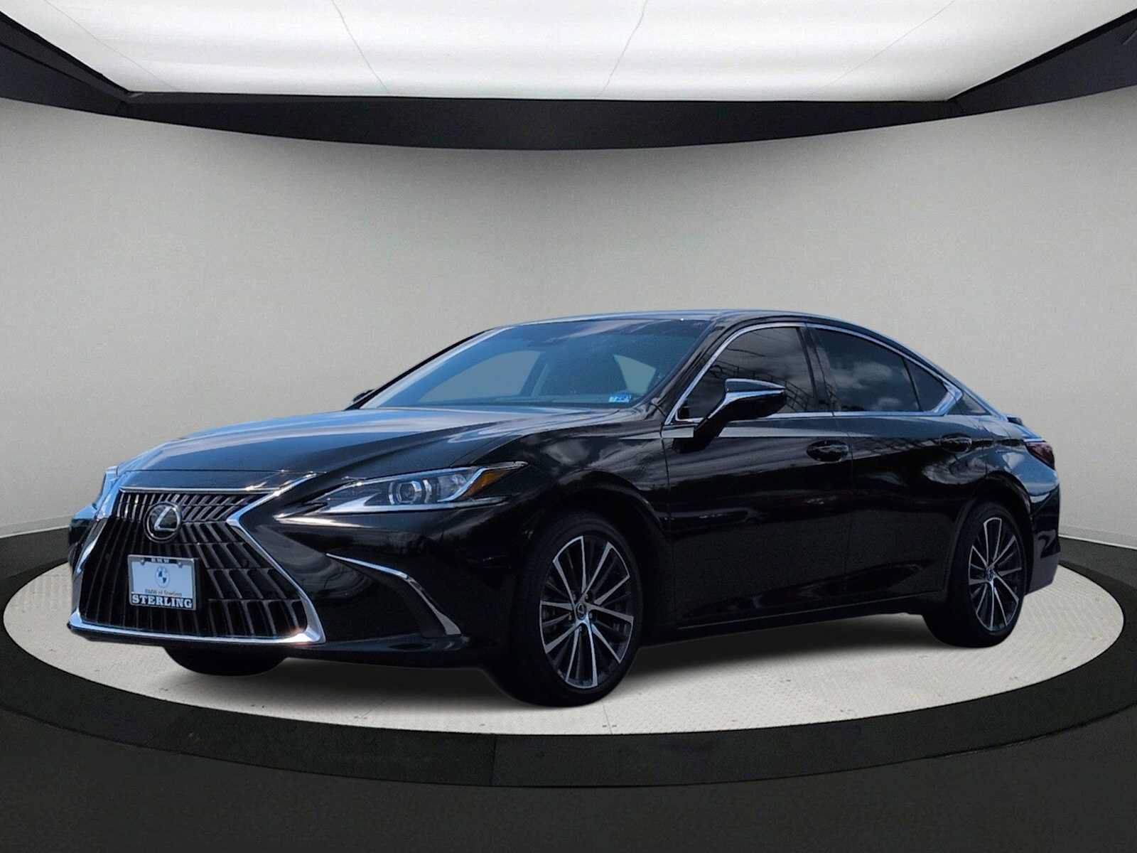Used 2024 Lexus ES 350 w/ Premium Package FWD image 4