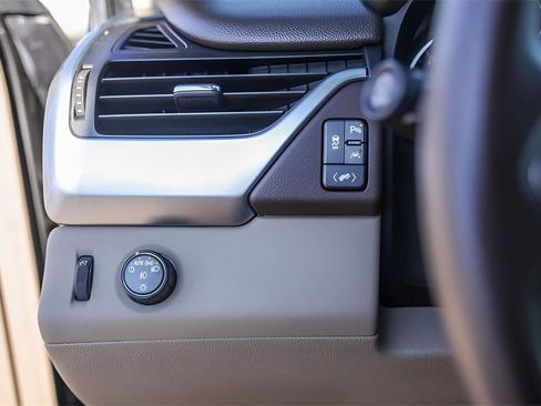 Used 2018 Chevrolet Tahoe LT w/ Texas Edition Package image 15