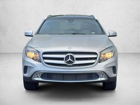 Used 2017 Mercedes-Benz GLA 250 4MATIC image 2