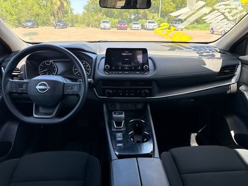 Used 2025 Nissan Rogue S FWD image 12