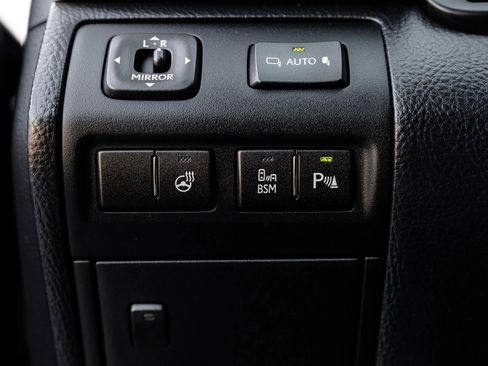 Used 2014 Lexus LS 460 AWD w/ Comfort Package image 31