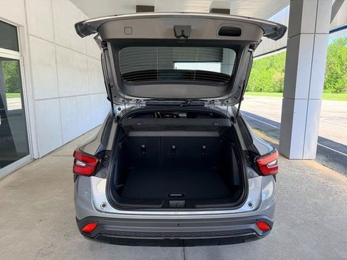 New 2026 Chevrolet Trax RS w/ Driver Confidence Package FWD image 9
