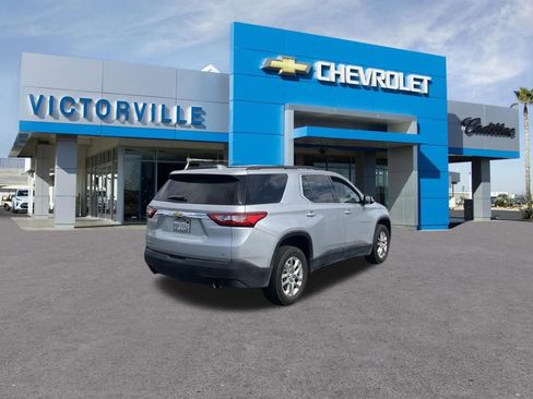 Used 2020 Chevrolet Traverse LT FWD image 5