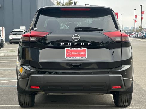 New 2026 Nissan Rogue S image 5