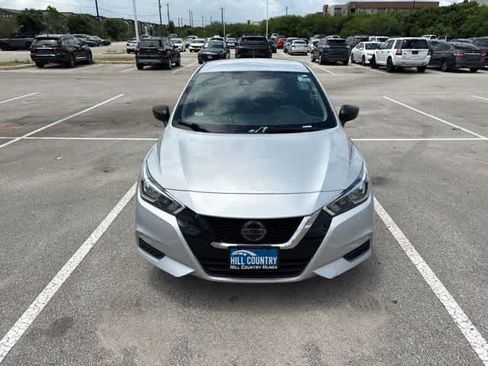 Used 2020 Nissan Versa S FWD image 8
