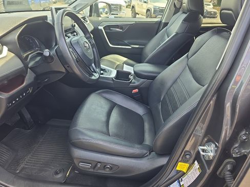 Used 2022 Toyota RAV4 Limited AWD/4WD image 16
