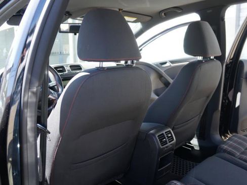 Used 2011 Volkswagen Golf 4-Door image 26