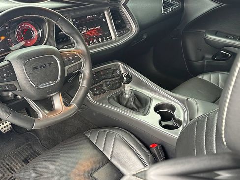 Used 2015 Dodge Challenger SRT Hellcat RWD image 18