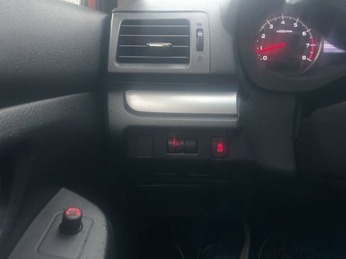 Used 2014 Subaru Crosstrek 2.0i Limited image 12