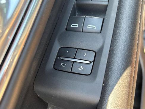Used 2023 Chevrolet Suburban High Country w/ Advanced Technology Package AWD/4WD image 31