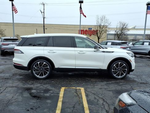 Used 2023 Lincoln Aviator Reserve w/ Equipment Group 201A image 8