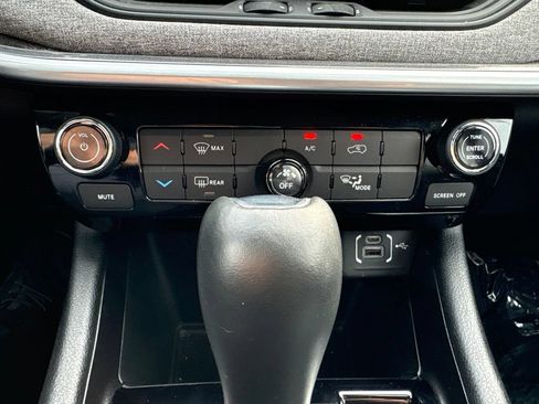 Used 2022 Jeep Compass Latitude AWD/4WD image 28
