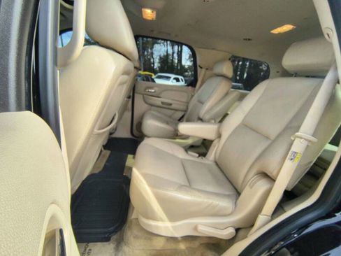 Used 2007 Cadillac Escalade AWD w/ Information Package image 13