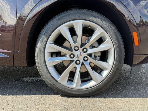 Used 2022 Buick Envision Avenir w/ Technology Package II image 9