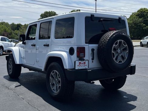 Used 2018 Jeep Wrangler Unlimited Rubicon w/ Connectivity Group AWD/4WD image 3