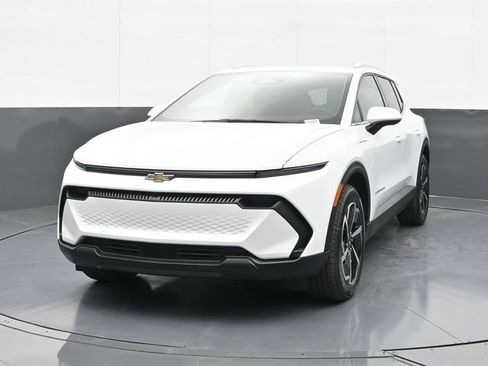 New 2026 Chevrolet Equinox EV LT FWD image 2